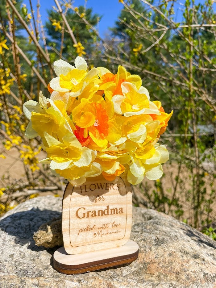 Mother's Day Flower Holder, Flower Stand | Wooden Mother's Day Flower Picker | Custom Mother's Day Gift