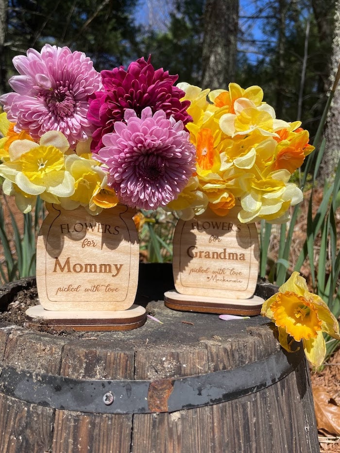 Mother's Day Flower Holder, Flower Stand | Wooden Mother's Day Flower Picker | Custom Mother's Day Gift