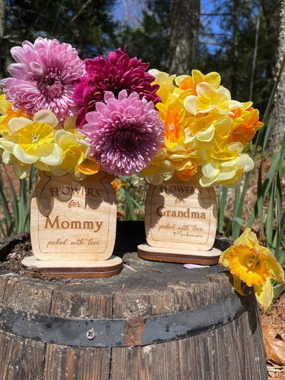 Mother's Day Flower Holder, Flower Stand | Wooden Mother's Day Flower Picker | Custom Mother's Day Gift