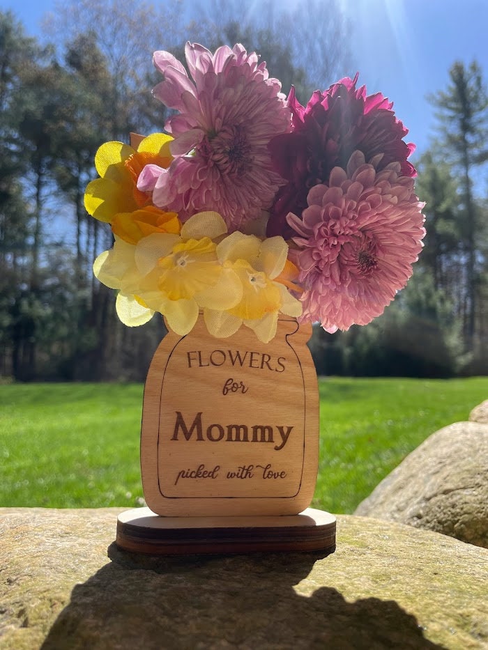 Mother's Day Flower Holder, Flower Stand | Wooden Mother's Day Flower Picker | Custom Mother's Day Gift