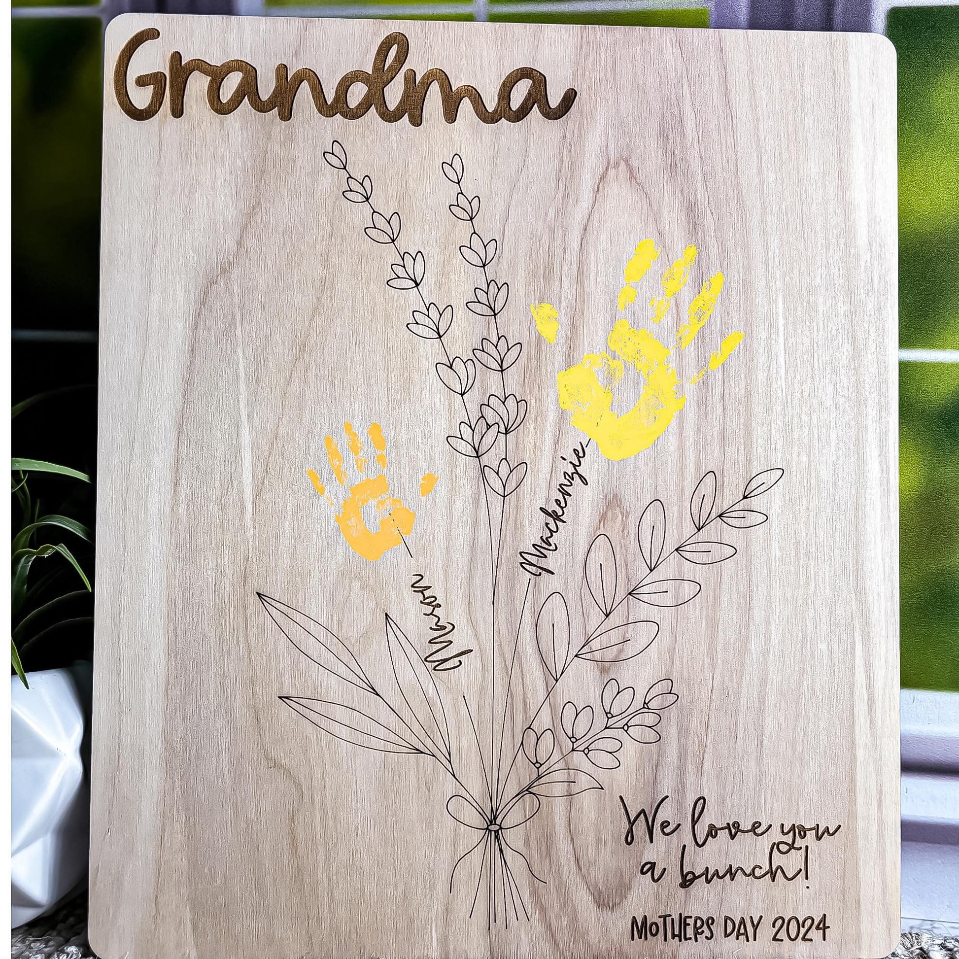 Handprint Sign for Mothers Day, Handprint Wood Sign for Mothers Day, Mother's Day Gif from kids, Floral handprint Sign, DIY Handprint