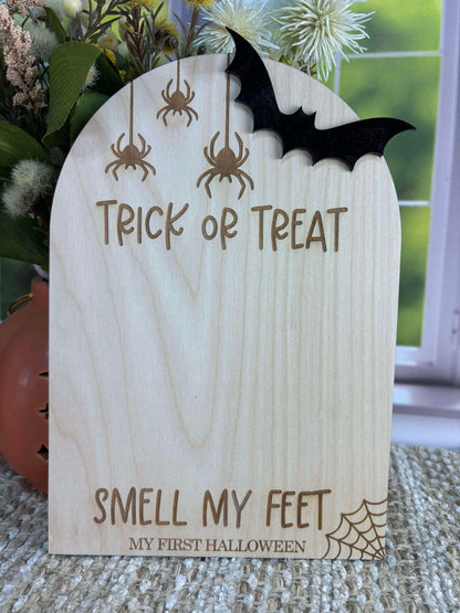 Baby's First Halloween, Halloween craft for Baby, Footprint Keepsake, baby's first gift, Trick or Treat Smell my Feet Craft, Fall Decor