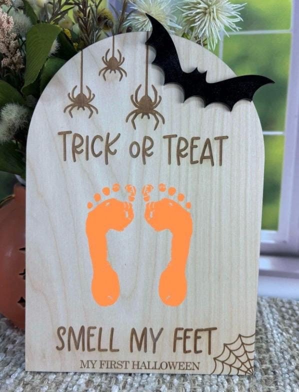 Baby's First Halloween, Halloween craft for Baby, Footprint Keepsake, baby's first gift, Trick or Treat Smell my Feet Craft, Fall Decor
